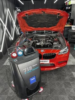 Reîncărcare freon BMW M5 în Cluj-Napoca la Quik Detailing (gaz R134a)