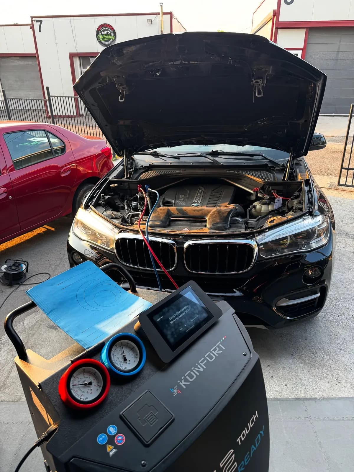 Reîncărcare freon BMW X5 în Cluj-Napoca la Quik Detailing (gaz R134a)