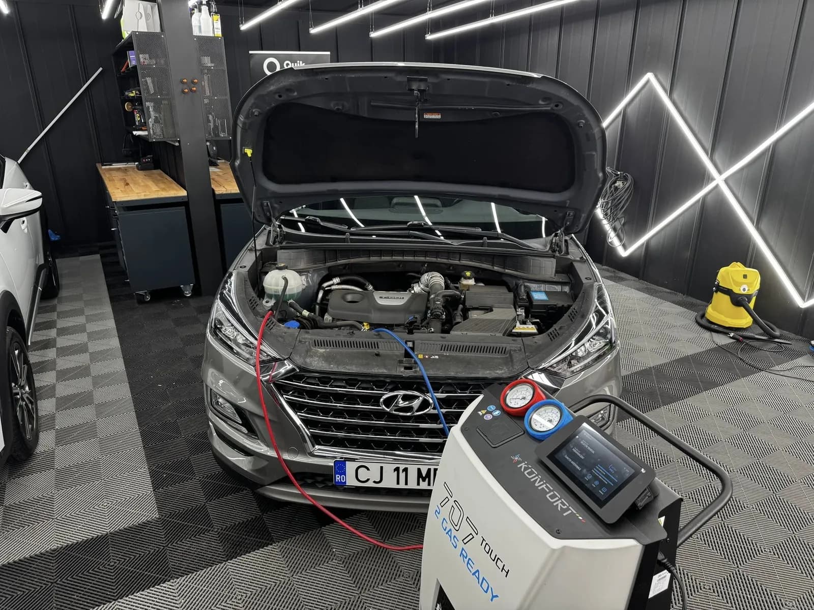 Reîncărcare freon Hyundai Santa Fe în Cluj-Napoca la Quik Detailing (gaz R1234yf)