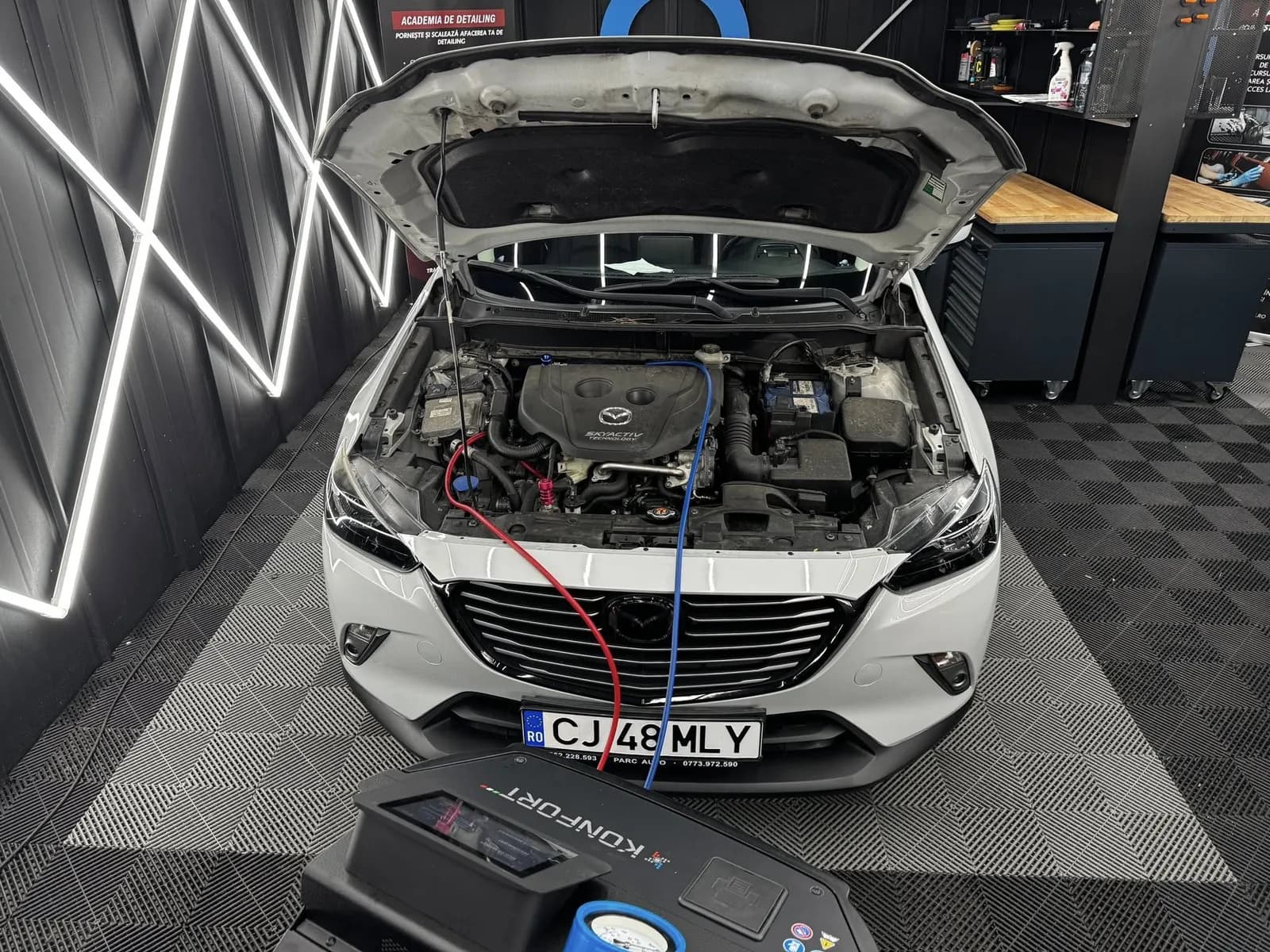 Reîncărcare freon Mazda în Cluj-Napoca la Quik Detailing (gaz R134a)