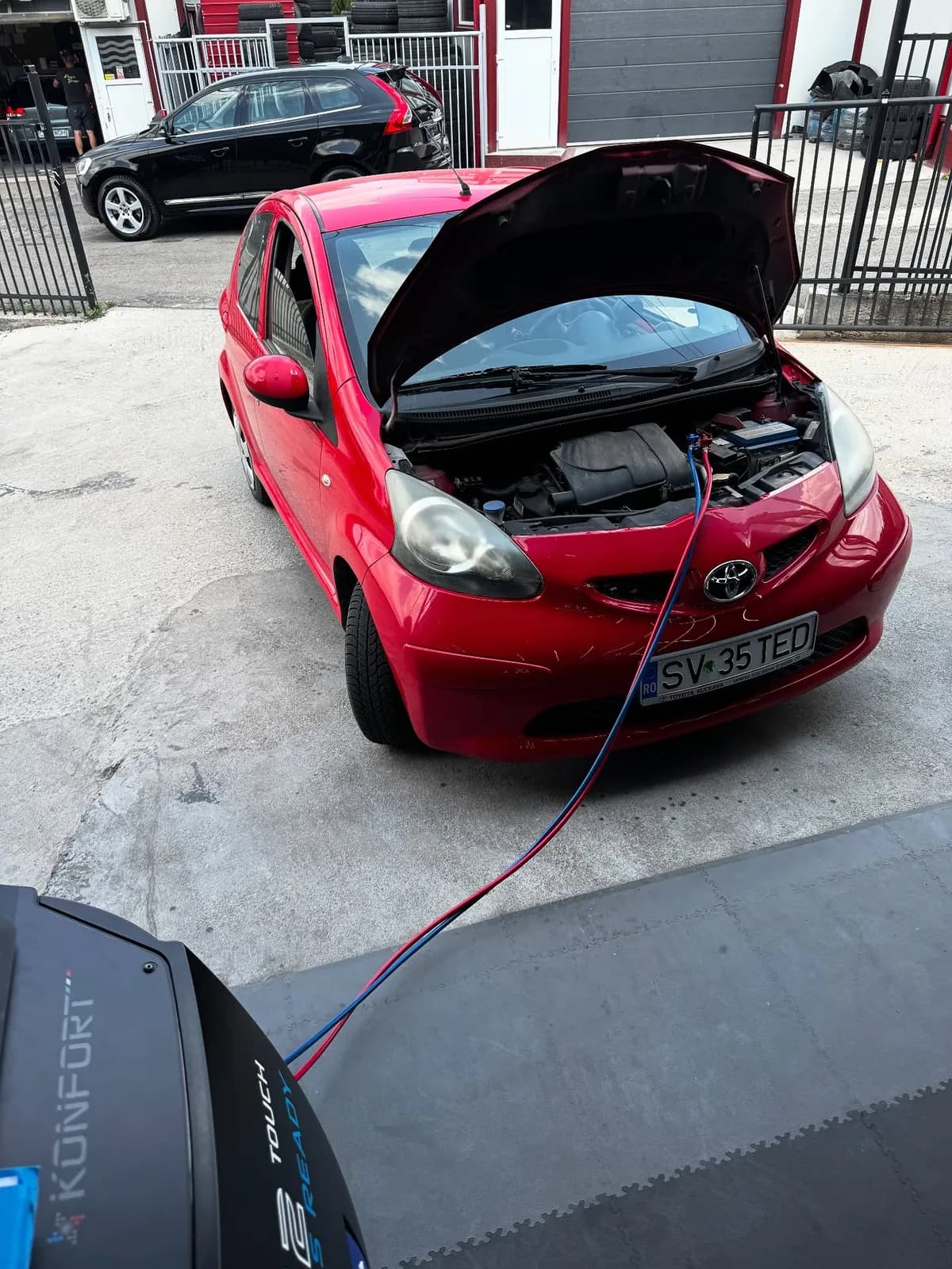 Reîncărcare freon Toyota Yaris în Cluj-Napoca la Quik Detailing (gaz R134a)