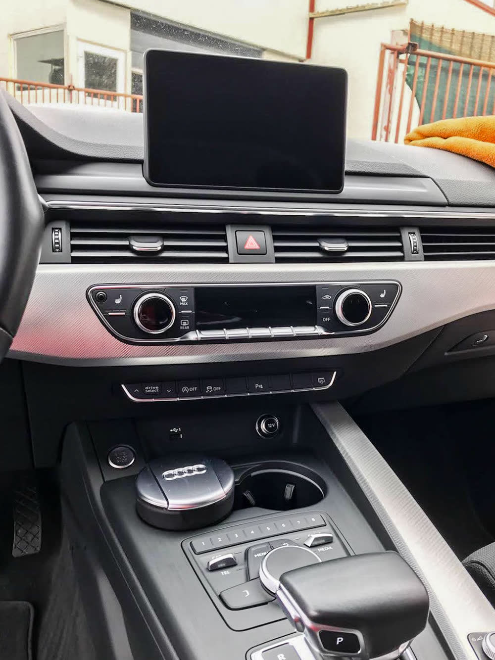 Display Audi corectat și protejat cu folie transparentă lucioasă, Quik Detailing Cluj